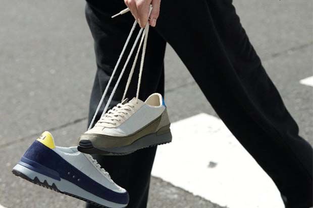 Memilih Sneakers, Selain...