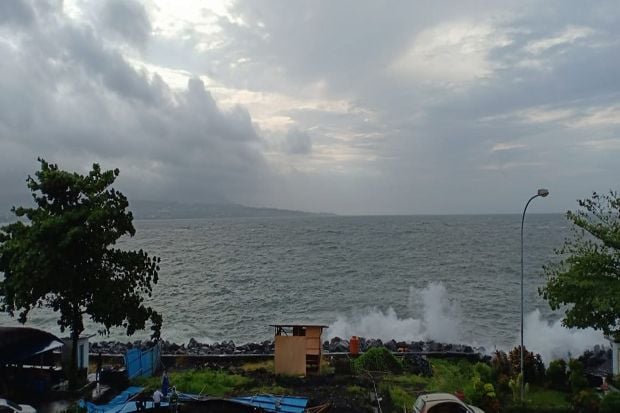 Ada Peluang Ombak Mencapai...