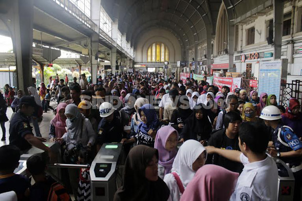 Targetkan 2 Juta Penumpang,...