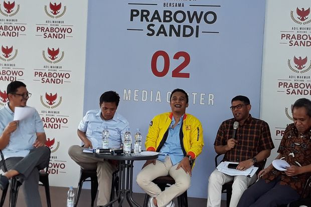 Debat Perdana Bahas...