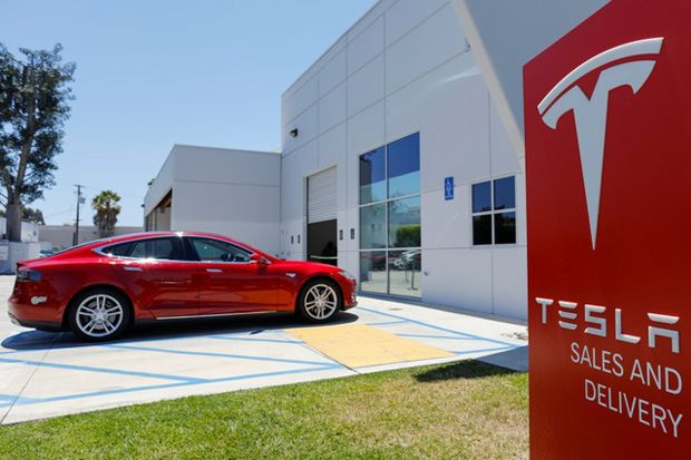Tesla Bangun Pabrik...