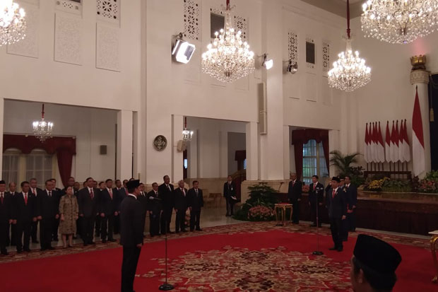Jokowi Resmi Lantik...