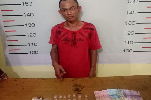 Pengedar Narkoba Dibekuk,...