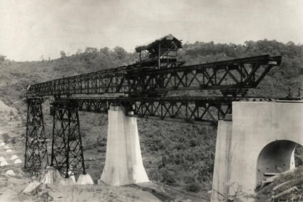 Jembatan Kereta Api...