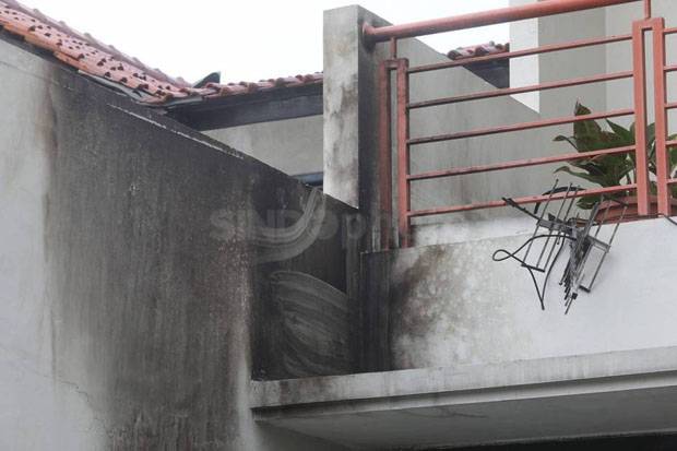 Polisi Buat Sketsa Wajah...