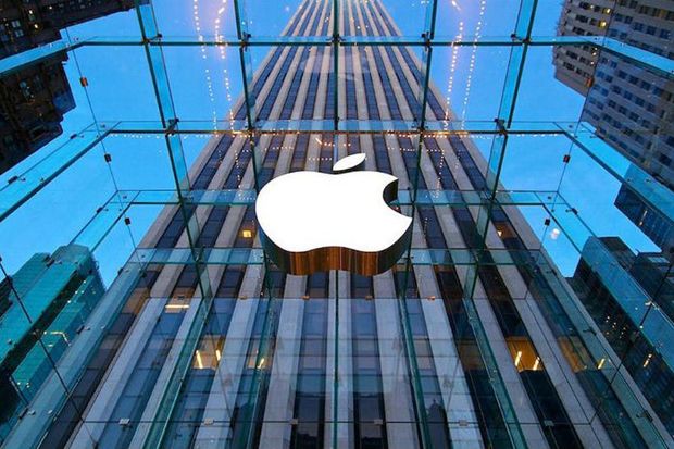 CEO Apple Tim Cook Terima...