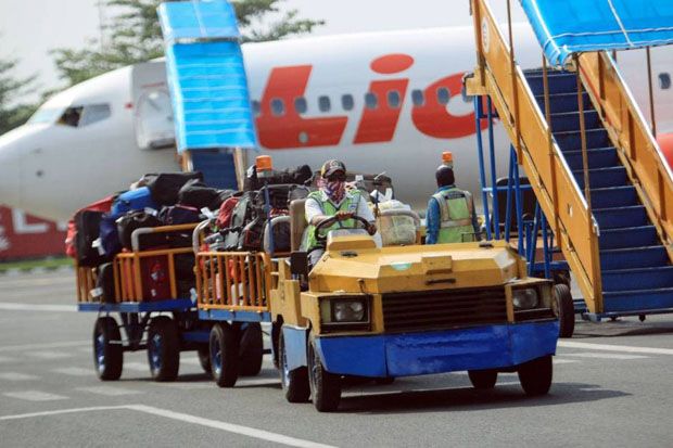 Maskapai Kenakan Tarif...