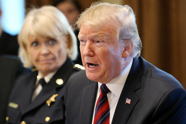Trump Batal Deklarasikan...