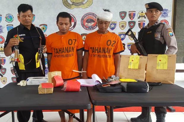 Pesta Miras Berdarah,...