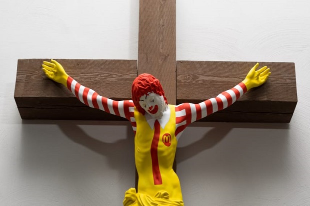 Patung McJesus Picu...