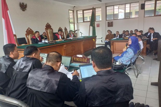Bupati Bekasi Nonaktif...