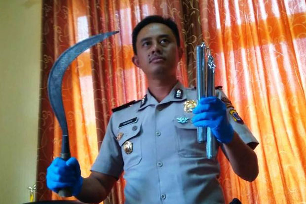 Bawa Celurit, Empat...