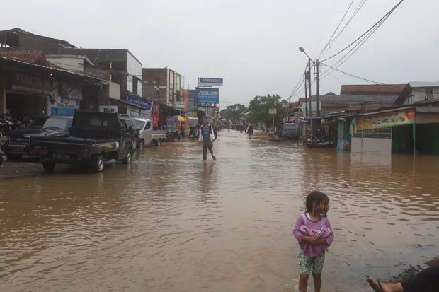 Akses Jalan Terendam...