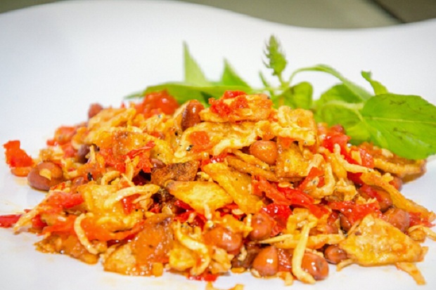 Pedas Gurih Balado Kentang...