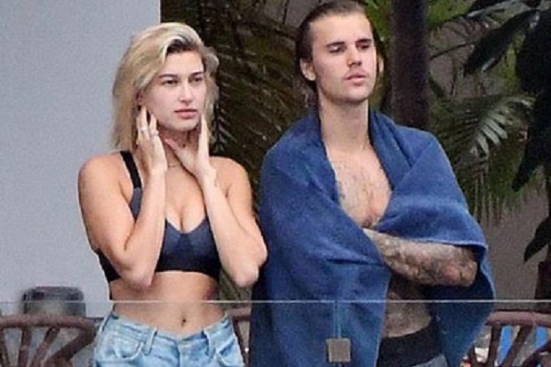 Rumah Bocor, Justin...