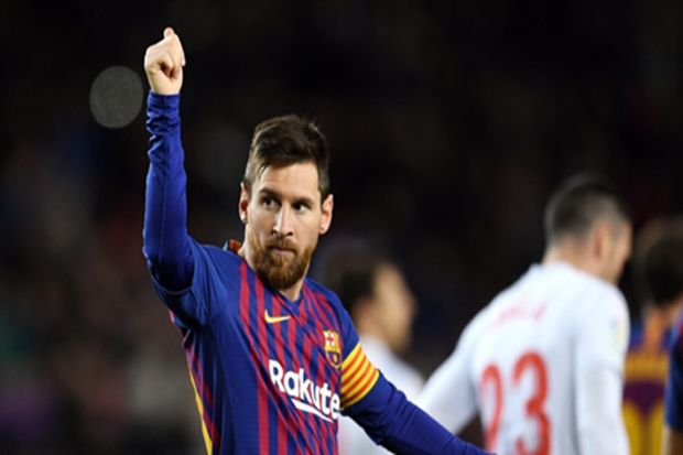 Messi, Pemain Pertama...