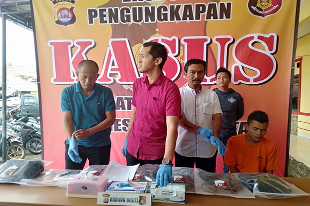Pembunuh Wanita Setengah...