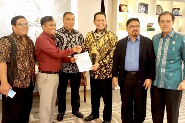 Ketua DPR Janji Bantu...