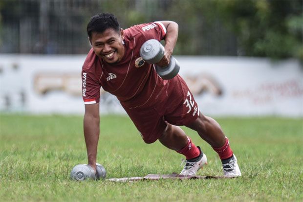 Resmi Berkostum Oranye,...