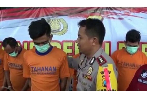 Keroyok Penonton saat...