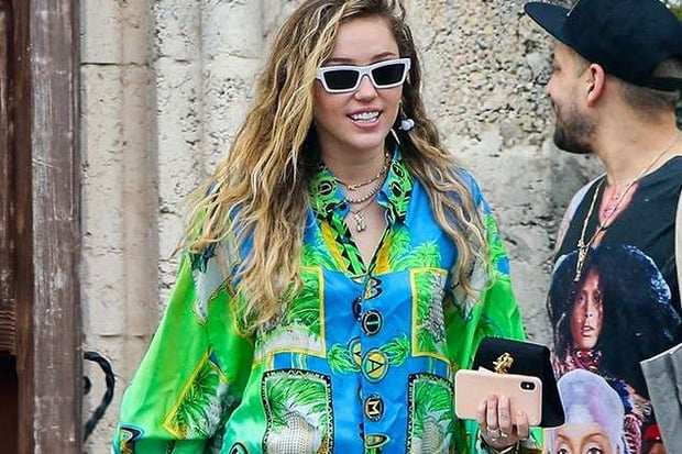 Dikabarkan Hamil, Miley...