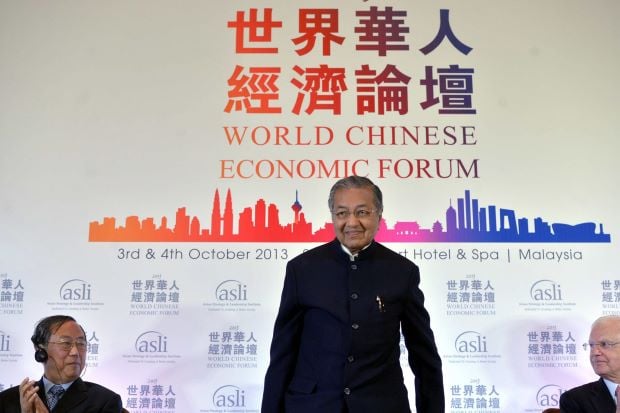 Mahathir Mohamad Imbau...