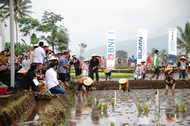 Menteri Rini: BUMN Ikut...