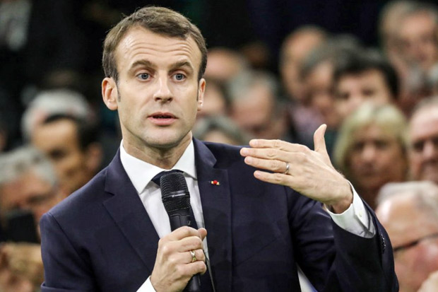 Kesal, Macron Sebut...