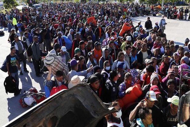 Ribuan Migran Amerika...