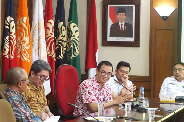 Iluni UI Dorong Capres...