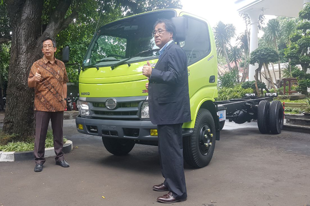 Penjualan Hino Melampaui...