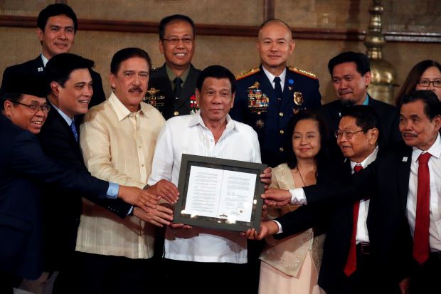 Filipina Gelar Referendum...
