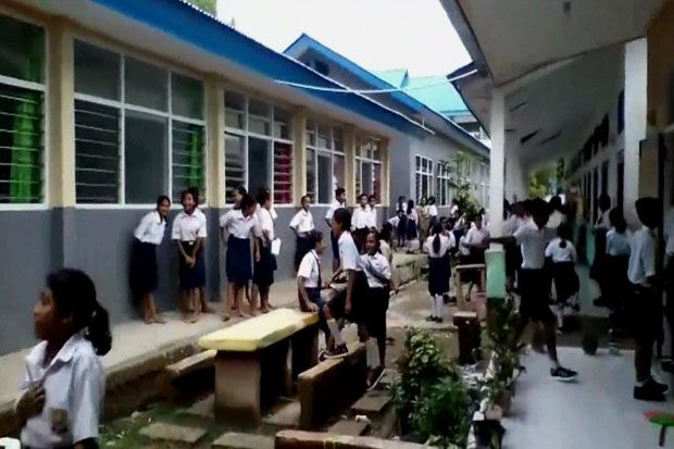 Gempa 6,2 SR, Pelajar...