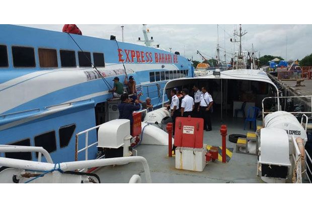 Ombak 3 Meter, Kapal...