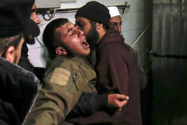 Israel Serang Kamp Hamas...