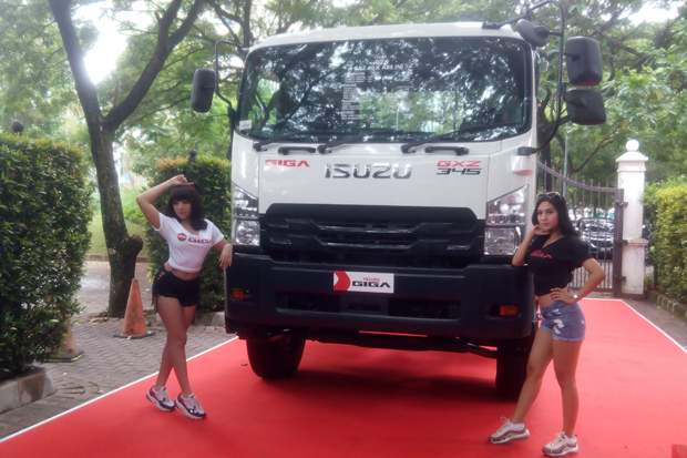 New Isuzu GIGA Tractor...