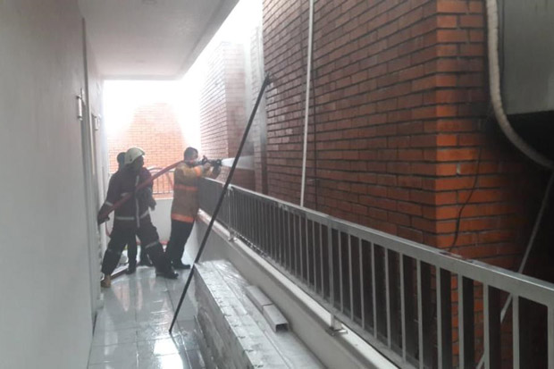 Kebakaran di Gedung...
