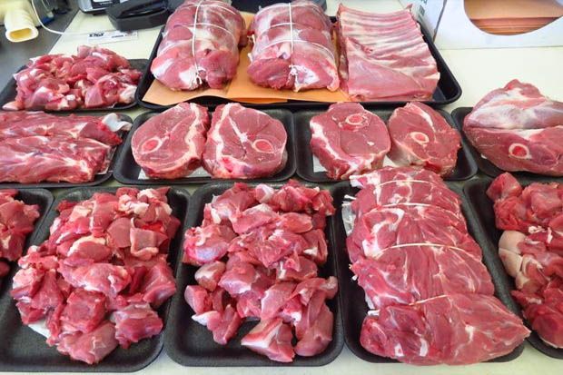 Daging Kambing Akan...