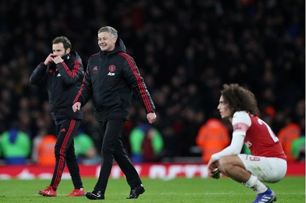 Solskjaer Tutupi Identitas...