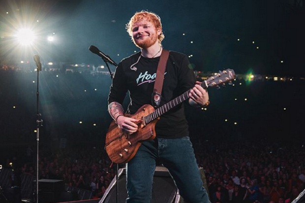 Ed Sheeran Jualan Gitar...
