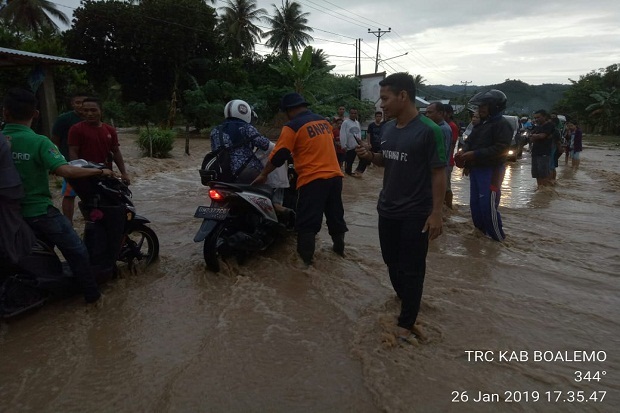 Banjir Rendam Dua Kecamatan...