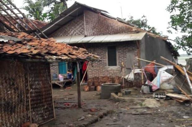 2 Dusun Diterjang Puting...