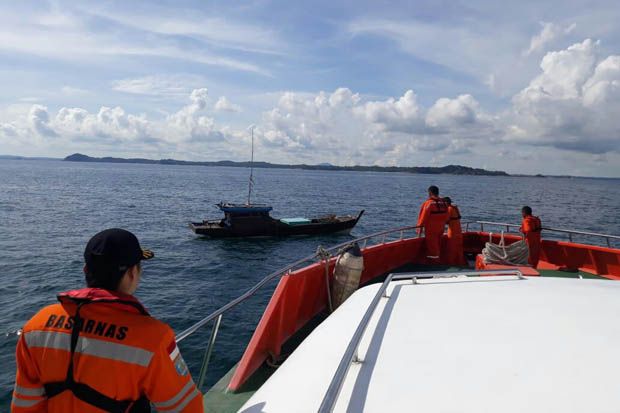 Kapal Tenggelam, Tim...