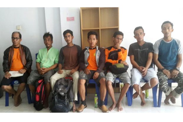 2 Kru Kapal Kargo Terdampar...