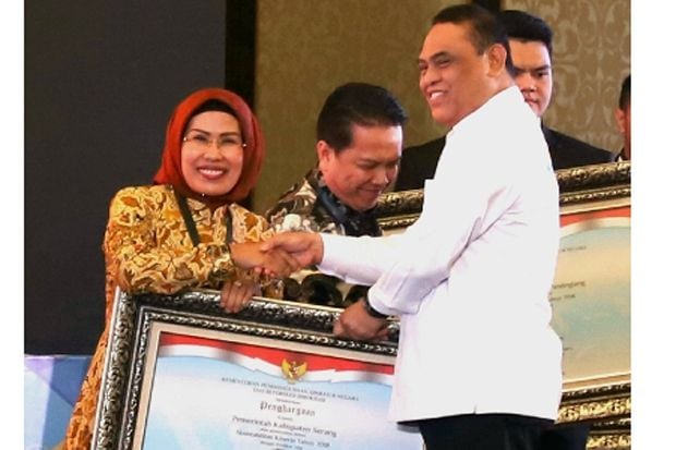 Pemkab Serang Raih SAKIP...