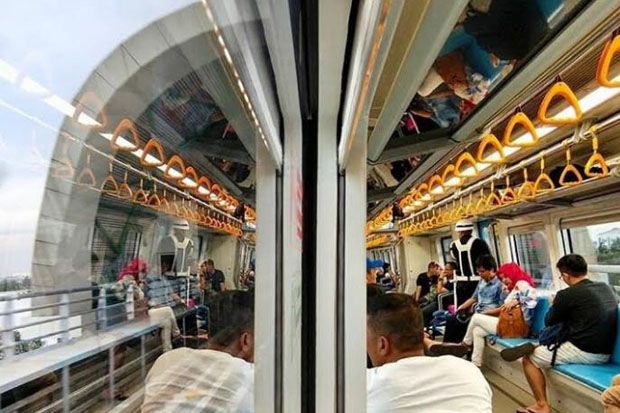 LRT Palembang Sepi Peminat,...