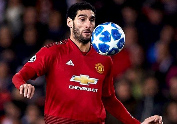 Manchester United Pertimbangkan...
