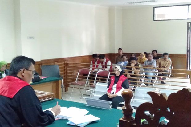 Penodaan Agama, Ratu...