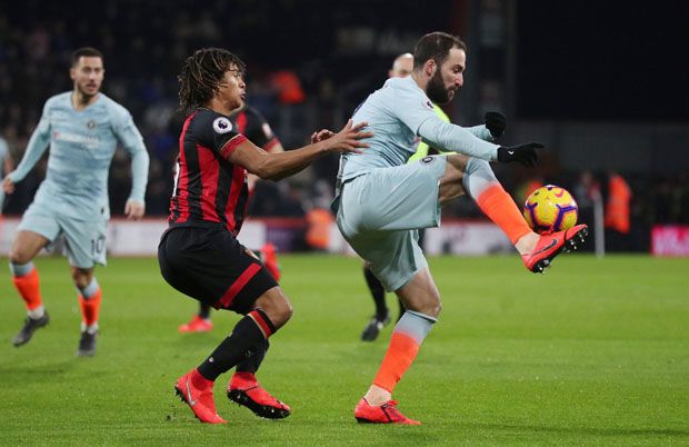 Debut Higuain, Chelsea...
