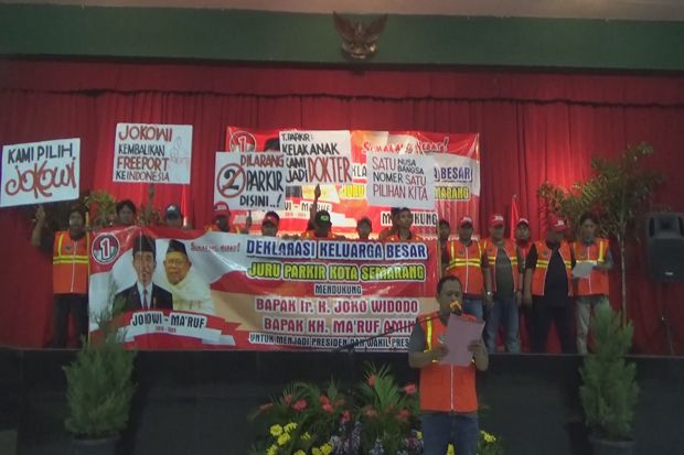 Ratusan Juru Parkir...